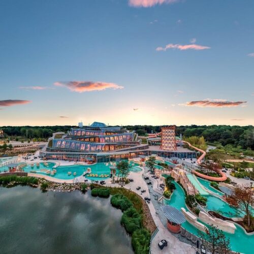 Aqualagon Aquamundo mit Rutschen und Schwimmbecken in Center Parcs Villages Nature Paris