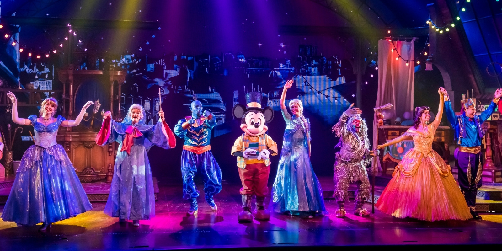 Mickey und die Zaubershow trafen Disney-Figuren im Toon Studio