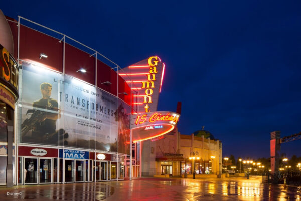 Kinokomplex Gaumont Kinokomplex Gaumont. ngesagtesten Disney und Pixar Filme. Das Kino hat 15 riesige Leinwände, die mit modernster Tontechnik, 4D-Effekten und gemütlichen Sitzen bestückt sind.