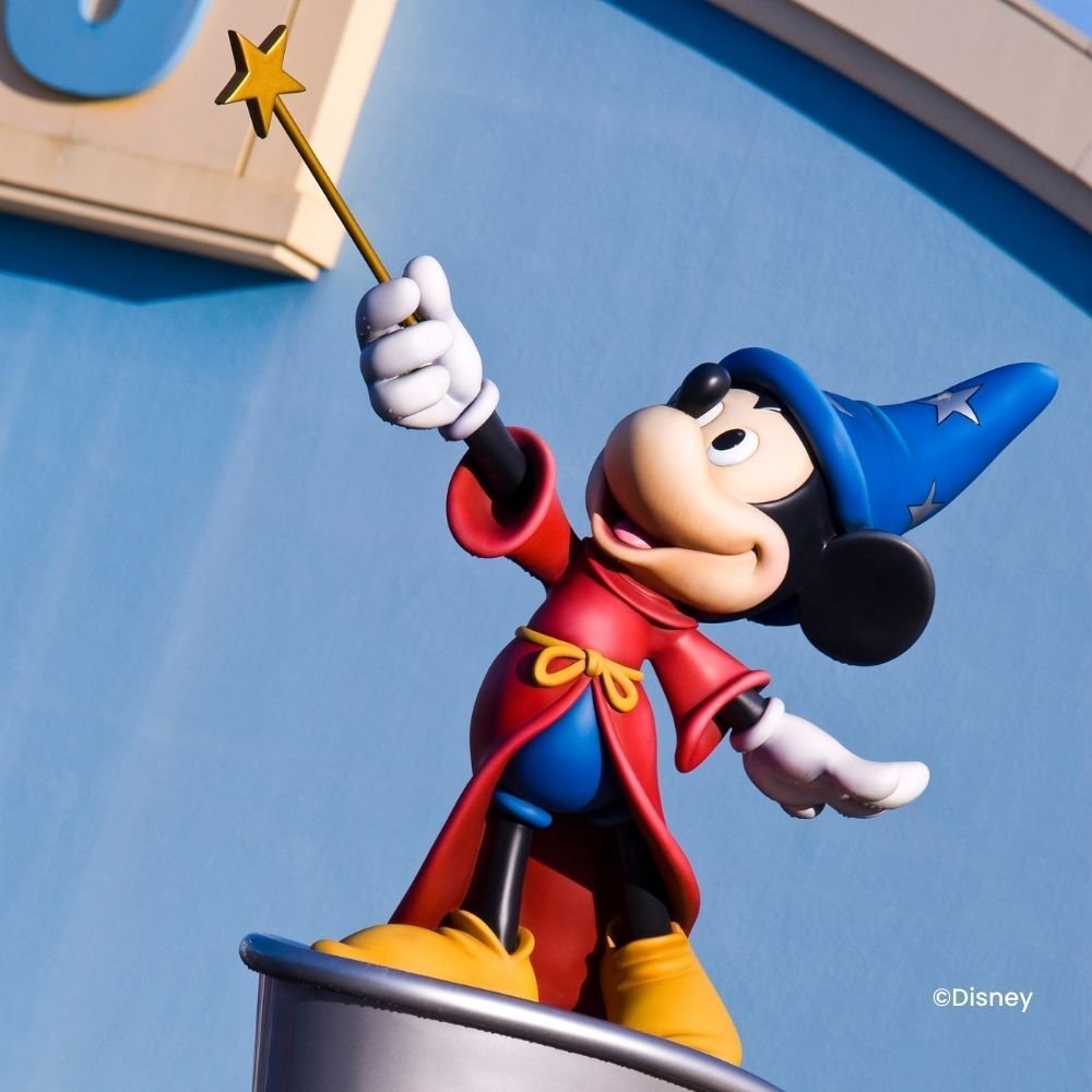 Mickey Mouse als Zauberer-Statue im Toon Studio
